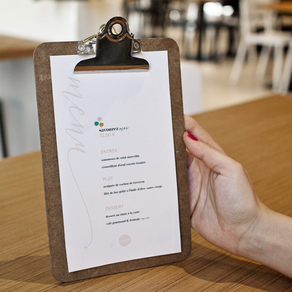 Graphiste maquettiste création carte menu restaurant